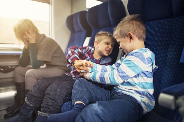 kinderen op de trein